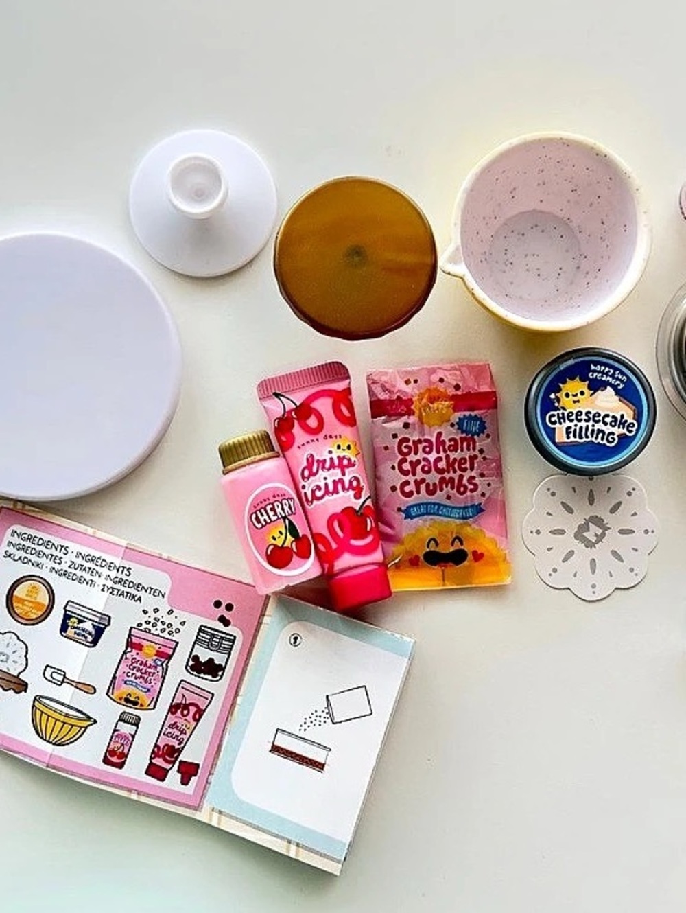 MGA Entertainment Miniverse Make It Mini From Scratch Series 2 Cherry Cheesecake